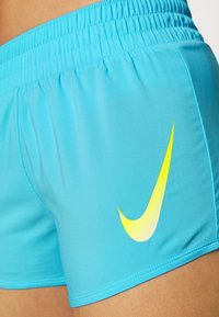 Nike Performance Pantalón corto de deporte - blue