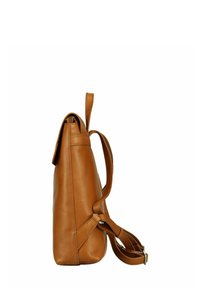 Sac en cuir marron au design structuré, comportant une poignée supérieure unique et une bandoulière réglable, texture lisse et style minimaliste.