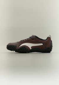 Unselected, chocolate brown/white