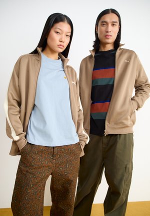 ALWAYS ON TRACK - Trainingsjacke - totally taupe