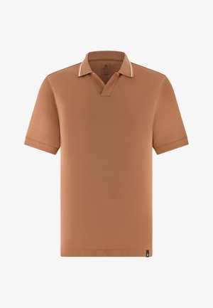 Polo marrone a maniche corte con colletto aperto e piccolo logo nero sull'orlo, esposta su sfondo bianco.