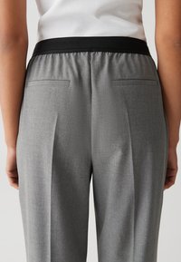 OPUS HIGH RISE LONG WIDE FIT - Pantaloni - easy grey