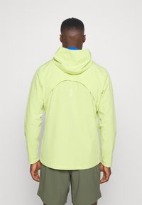 Under Armour Chaqueta de running - yellow
