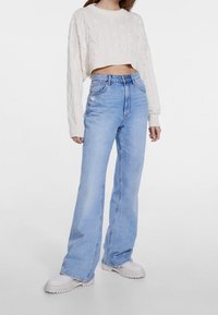 Stradivarius Sweter