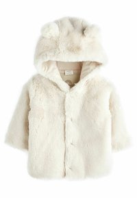 Veste pour bébé en fausse fourrure douce couleur crème avec capuche présentant deux petites oreilles rondes sur le dessus et fermeture à boutons devant.