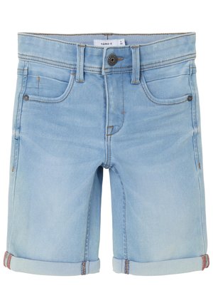 Lyseblå denimshorts med opsmøgede kanter, forreste knap, bæltestropper og fem-lomme-stil.