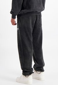 Black Bananas BRUSH - Trainingsbroek - black