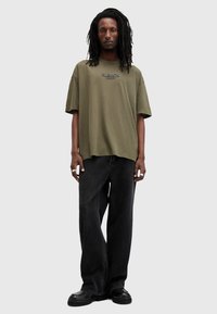 AllSaints BONES CREW - T-shirt med print - green