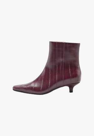 Friends Like These, KITTEN HEEL CHISEL TOE ANKLE BOOTS - Støvletter - burgundy red
