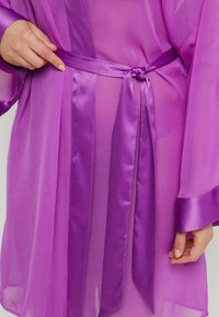 ROUGEGORGE DARLING - Peignoir - violet/#REF! - ZALANDO.FR