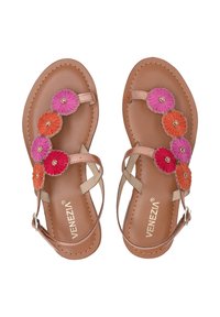 Brune sandaler med blomsterdetaljer i pink og orange, der har et tyndt stropdesign, lædermateriale og spænde-lukning.