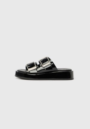 LEOCADIA - Pantolette flach - black