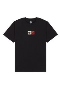 Zwarte katoenen t-shirt met een centrale grafiek in een rechthoekig ontwerp. De grafiek omvat witte en rode secties met symbolen.