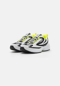 Fila ACTIX - Sneakers basse - black/safety yellow