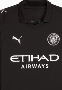 Tricou de fotbal negru cu un design în formă de v, logo-ul alb Puma, brandingul ETIHAD AIRWAYS și emblema Manchester City pe piept.