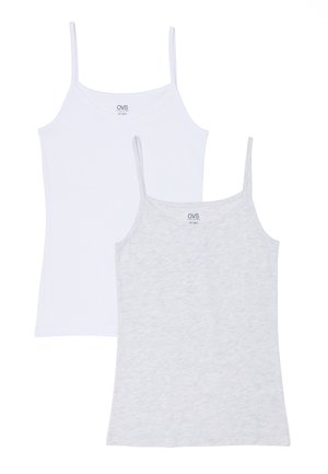 Zwei ärmellose Tanktops für Damen mit dünnen Trägern, eines uni weiß und eines hellgrau mit einem dezenten marmorierten Muster, flach ausgelegt.