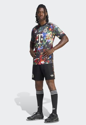 adidas Originals, FC BAYERN 26/27 WIESN SHORTS - Спортни шорти - black