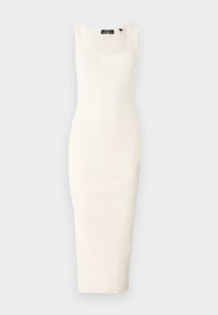 Ribbad, ärmlös midiklänning i off-white med en figurnära silhuett. Har en rundad halsringning och subtila kurviga sömdetaljer.