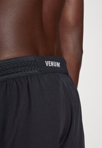 Venum G-FIT AIR TRAINING SHORT - Športne kratke hlače - deep black/desert sand