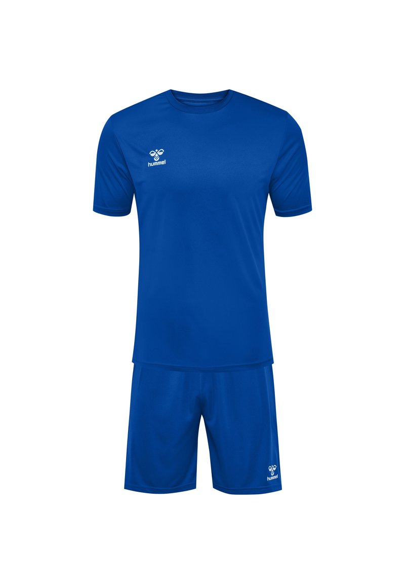 Blå sportkläder set bestående av en rundhalsad t-shirt med kort ärm och matchande shorts, tillverkade av lättviktsmaterial med logotypdetaljer.