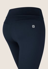 Non selezionato, dark sapphire