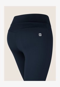 Non selezionato, dark sapphire