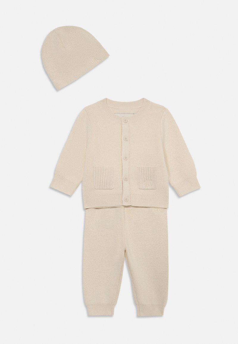 Calvin Klein Jeans CARDIGAN HAT GIFTBOX SET UNISEX - Bukse - whitecap gray