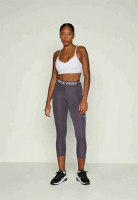 Nike Performance CROP - Tights - thunder grey/white