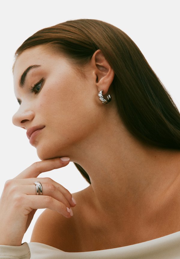 TWIST HOOPS - Ohrringe - steel