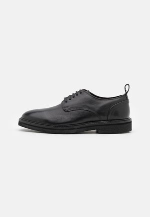 SLICK DERBY SHOE - Snörskor - black