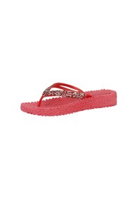 Rote Flip-Flop-Sandale mit strukturierter Oberfläche, dicker Sohle und glitzernden doppelten Riemen, entworfen für den Freizeitgebrauch.