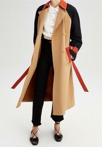 Touché Privé Trenchcoat - beige