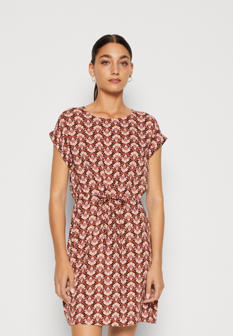 Vero Moda VMEASY TIE SHORT Robe de jour mahogony/rouge foncé