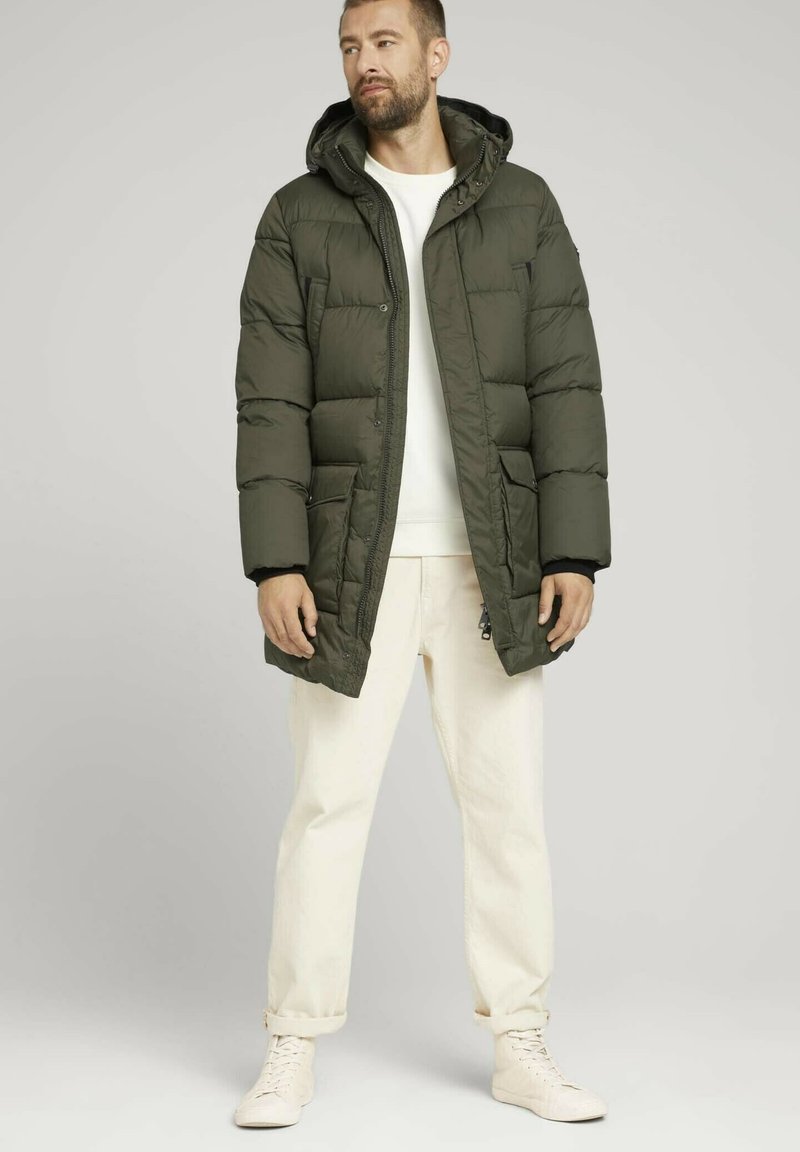 Herren Trenchcoats | TOM TAILOR LONG PUFFER Wintermantel olive night green/oliv - WT94206 Herren Trenchcoats | TOM TAILOR LONG PUFFER Wintermantel olive night green/oliv - WT94206