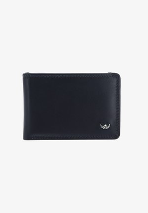 Portefeuille noir en cuir bifold avec un petit emblème logo argenté dans le coin inférieur droit, présenté fermé sur fond blanc.