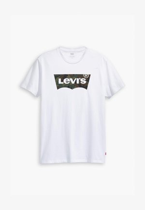 Valge puuvillane t-särk, mille keskosas on musta ja rohelise kamuflaažiga Levi's logo, ümmarguse kaelusega ja lühikeste varrukatega.
