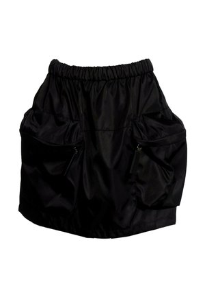 Jupe noire avec taille élastique et grandes poches latérales, avec des détails de fermeture éclair sur fond blanc.