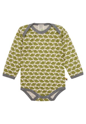 Body baby a maniche lunghe in verde oliva con motivo a balene bianche ripetuto; profili grigi attorno al collo e alle gambe; chiusure a pressione sul fondo.