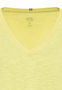 camel active V-NECK  - T-shirt basic - limoncello