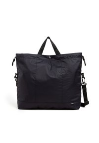 Bolsa de nylon negra con forma rectangular, asas superiores y una correa de hombro desmontable; presenta una superficie texturizada y cierre con botón a presión.