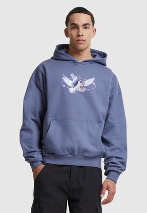 Blue hooded sweatshirt made of cotton-blend fabric, featuring a graphic design of birds in white and pink. Includes a front pouch pocket.