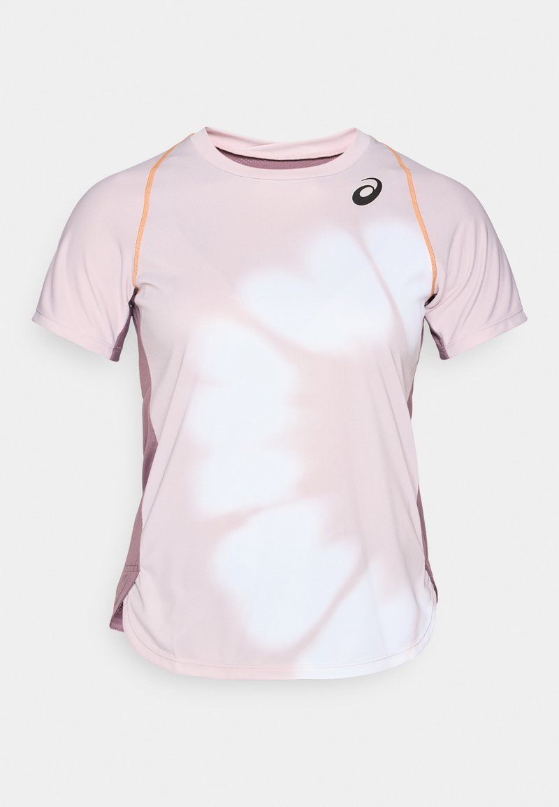 Kurze Ärmel Sportshirt in hellrosa mit einem Verlaufdesign. Verfügt über orangefarbene Nähte und einen dunklen Akzent an der Seite. Glatte Textur.