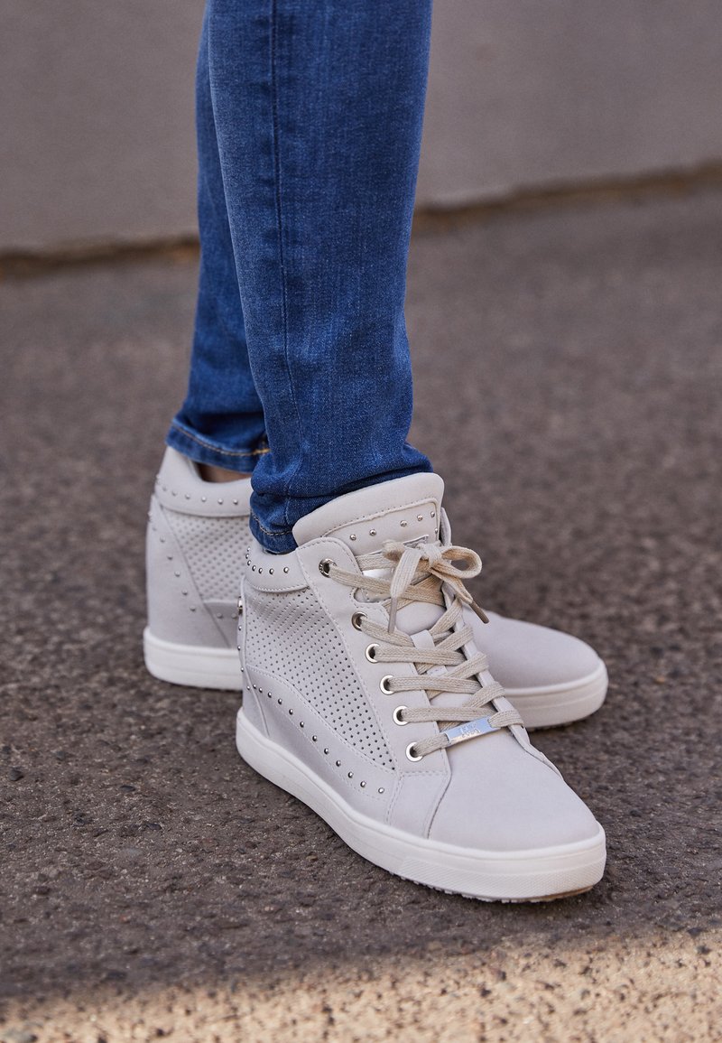 Damen Sneaker low | XTI Sneaker high hielo/hellgrau - GZ69837 Damen Sneaker low | XTI Sneaker high hielo/hellgrau - GZ69837