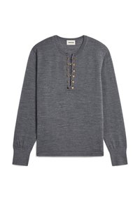Graues Langarm-Strickoberteil mit rundem Ausschnitt und sieben Knöpfen vorne. Verfügt über gerippte Bündchen und Saum. Weiche Textur mit einem leicht lockeren Sitz.