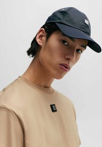 HUGO DALILE - T-Shirt basic - beige seven