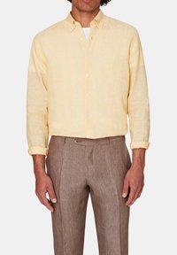 Oscar Jacobson REG FIT BD SIGNATURE - Skjorta - sunshine yellow