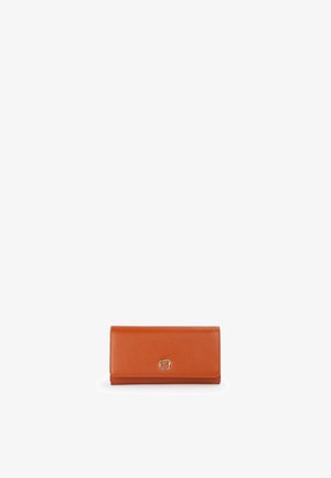 Billetera de cuero en un rico tono naranja, de forma rectangular, con textura suave, que presenta un acento de logo dorado en la parte frontal.