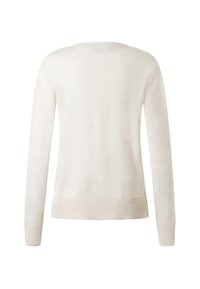 Světlý béžový svetr, dlouhé rukávy, pletená textura, kulatý výstřih, žebrované manžety a lem. Bez vzorů nebo dalších designových prvků.