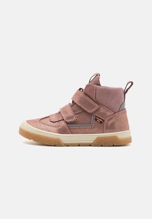 Sneakers alte - pink