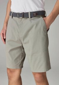 Next BELTED - REGULAR FIT - Shorts - sage green